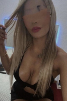 Hola amor, soy Andrea  una chica de buen cuerpo curvilíneo, elegante con clase, muy buen acompañante, con muchas ganas de conocer a hombres educados que sepan disfrutar de mi . Me defino como una chica educada, atenta, inteligente y traviesa con la que te sentirás cómodo desde el primer momento en el que estemos juntos.En nuestra cita te relajaras pero también haré que te sientas totalmente especial y único entre mis manos. Ofrezco un trato incomparable , soy muy cañera y fiestera