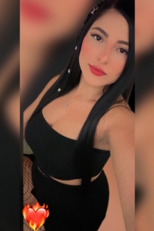 Hola mis amores soy Sofia y estoy totalmente disponible para satisfacer tus necesidades y pequeños caprichos, experimenta la pasión y el deseo con una belleza exótica y seductora, siempre estoy prepar...