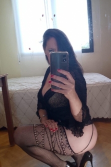 HOLA AMORES,
\r\nSOY UNA MUJER DE 44 AÑOS, ESPAÑOLA, CON GANAS DE FIESTA Y PASARLO BIEN. HACERTE DISFRUTAR Y PASAR UN RATO JUNTOS.
\r\nUFFF... QUE ME RELLENES TODOS MIS AGUJEROS HASTA DEJARTE SECO. CON O SIN TU DECIDES. ME CHIFLA EL GRIEGO, QUE ME PONGAS CONTRA EL CABECERO Y ME SUSURRES AL OIDO LO PUTA QUE SOY... ESO ME PONE MUY ZORRA. SOY TU PUTA EN LA CAMA, DESEANDO POLLAS QUE ME FOLLEN HASTA QUE ME DIGAS NO PUEDO MAS...
\r\n
\r\nVICIOSA, MORBOSA Y MUY FIESTERA. 
\r\nREALIZÓ CASI TODO, ATIENDO A PAREJAS, DÚPLEX, TRIOS, GARAGANTA PROFUNDA, BESO NEGRO/BLANCO, GRIEG, BESO NEGRO,..., MUCHO MÁS.
\r\n
\r\nRECIBO EN TORREJON DE ARDOZ O ME DESPLAZO 24H HOTELES/DOMICILIOS SI LO PREFIERES.