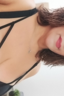 Hola amores. 
\r\nMe llamo Angela , soy una mujer madurita , muy cariñosa , educada , tierna y pasional. 
\r\nSoy femenina , elegante y me interesa compartir buenos momentos con hombres serios , educados , limpios y de buen estar. Aprecio una buena compañía, hablar y estar bien . Trato de novios. Te gustará conocerme 